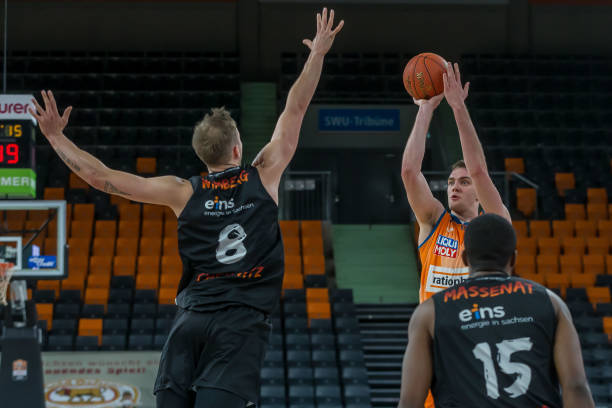 技战术是球 技战术是球