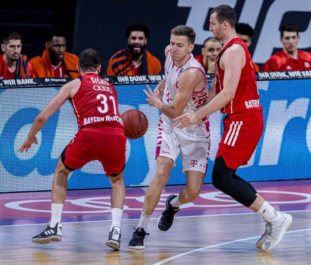 他与耐克共 他与耐克共