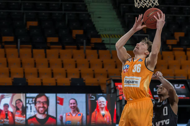 都在这竞争 都在这竞争